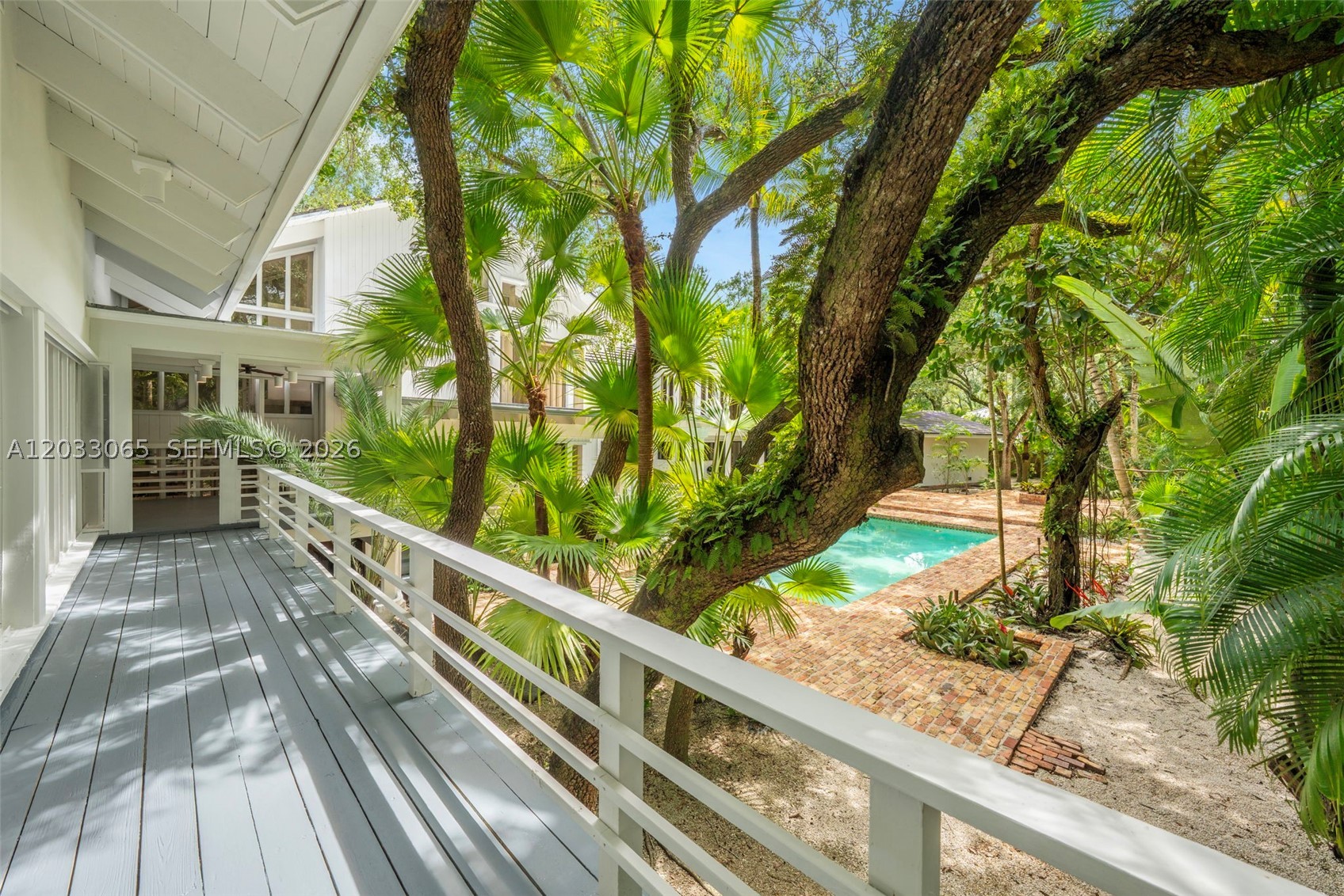 5600 Oakwood Coral Gables, FL 33156
