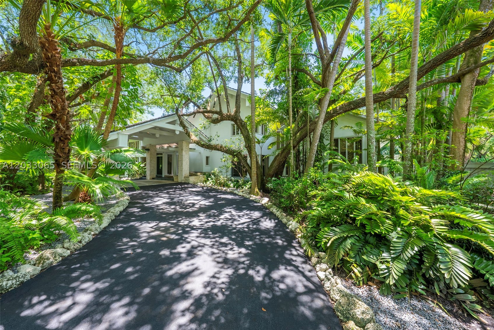 5600 Oakwood Coral Gables, FL 33156
