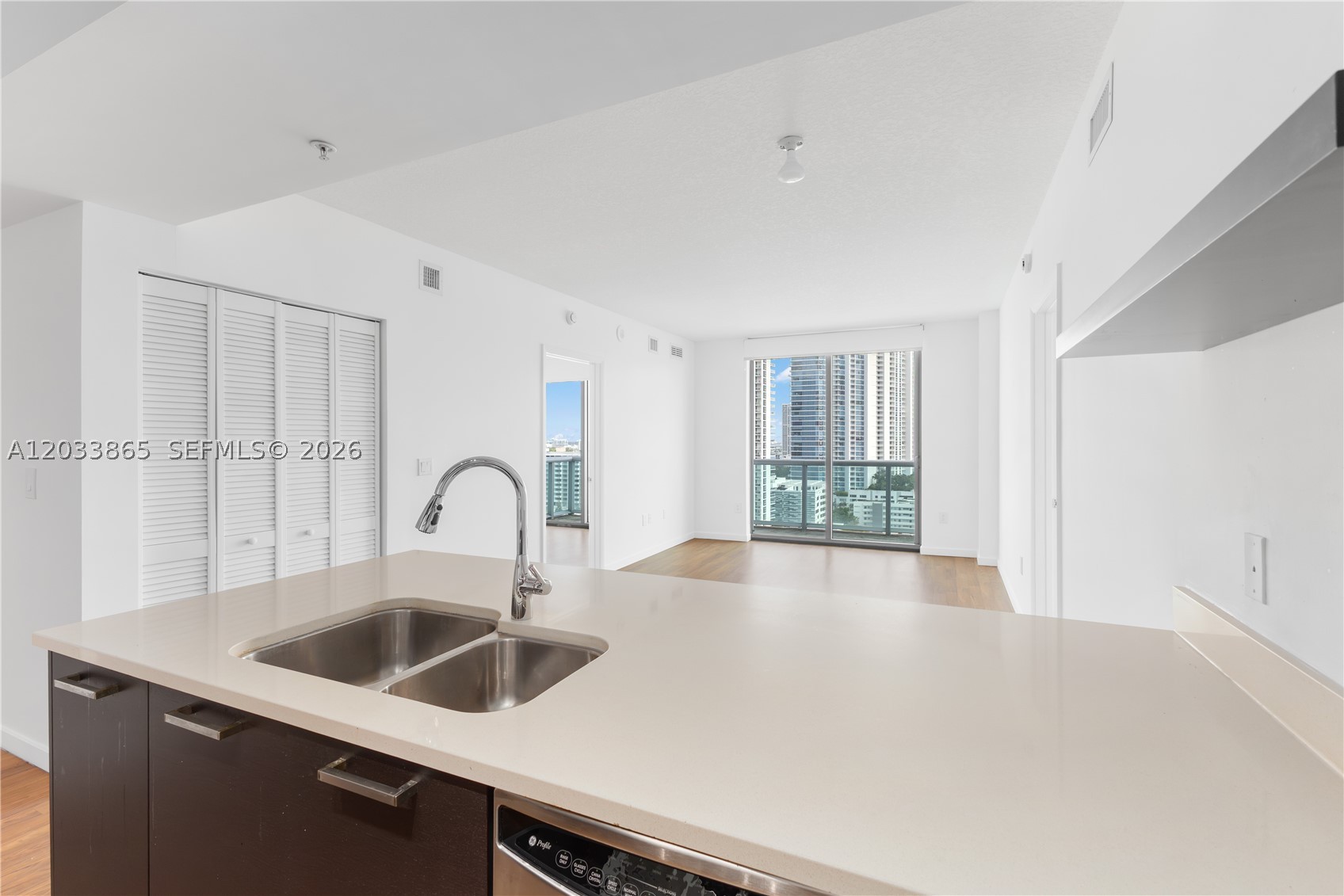 image Gallery Art Condos10