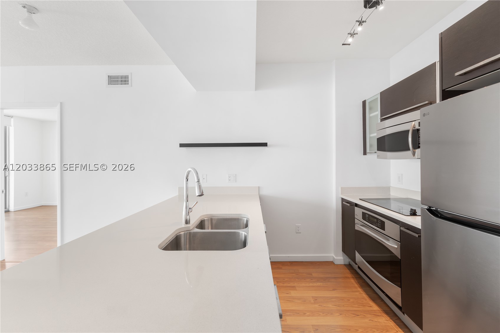 image Gallery Art Condos6