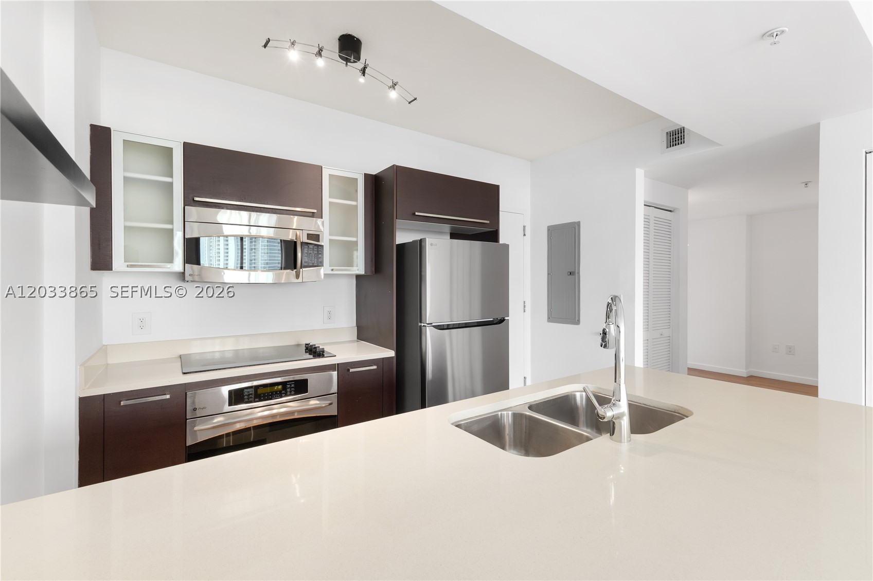 image Gallery Art Condos7