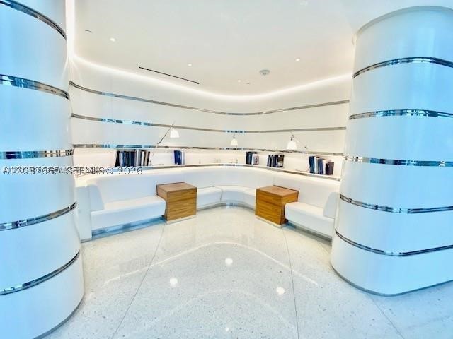image Jade Signature38