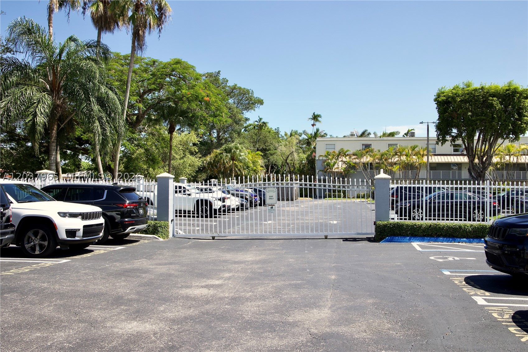 4600 SW 67th Ave #127 Miami, FL 33155