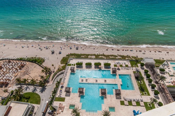image Beach Club 34