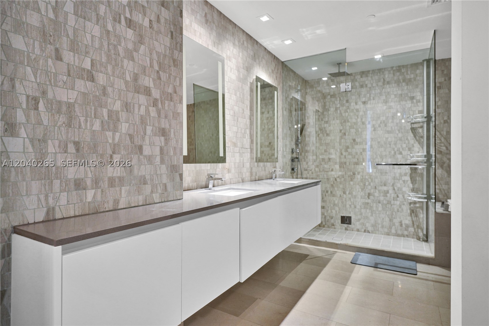 68 SE 6th St #1004 Miami, FL 33131