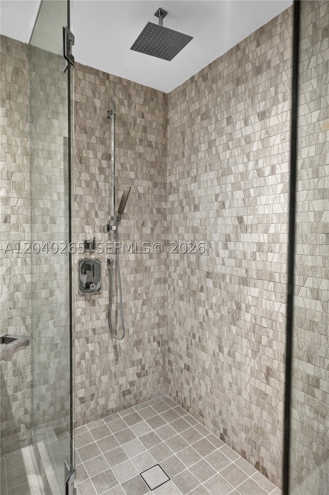 68 SE 6th St #1004 Miami, FL 33131