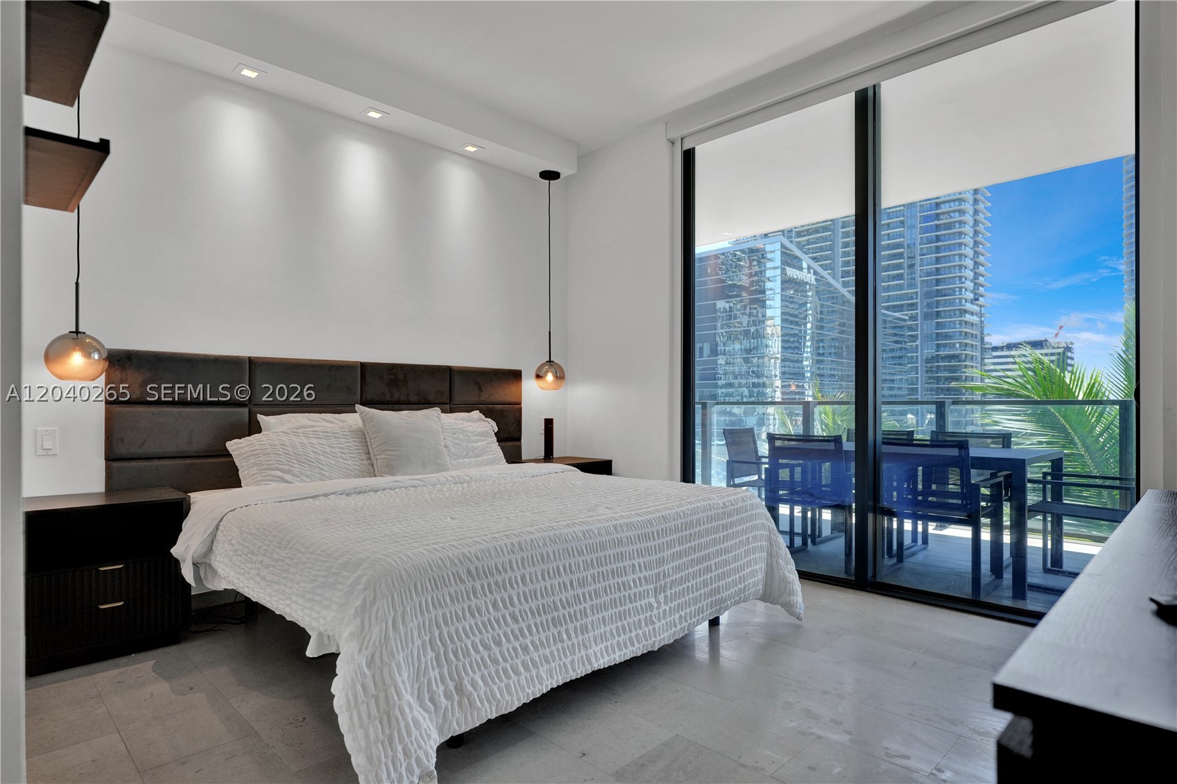 68 SE 6th St #1004 Miami, FL 33131