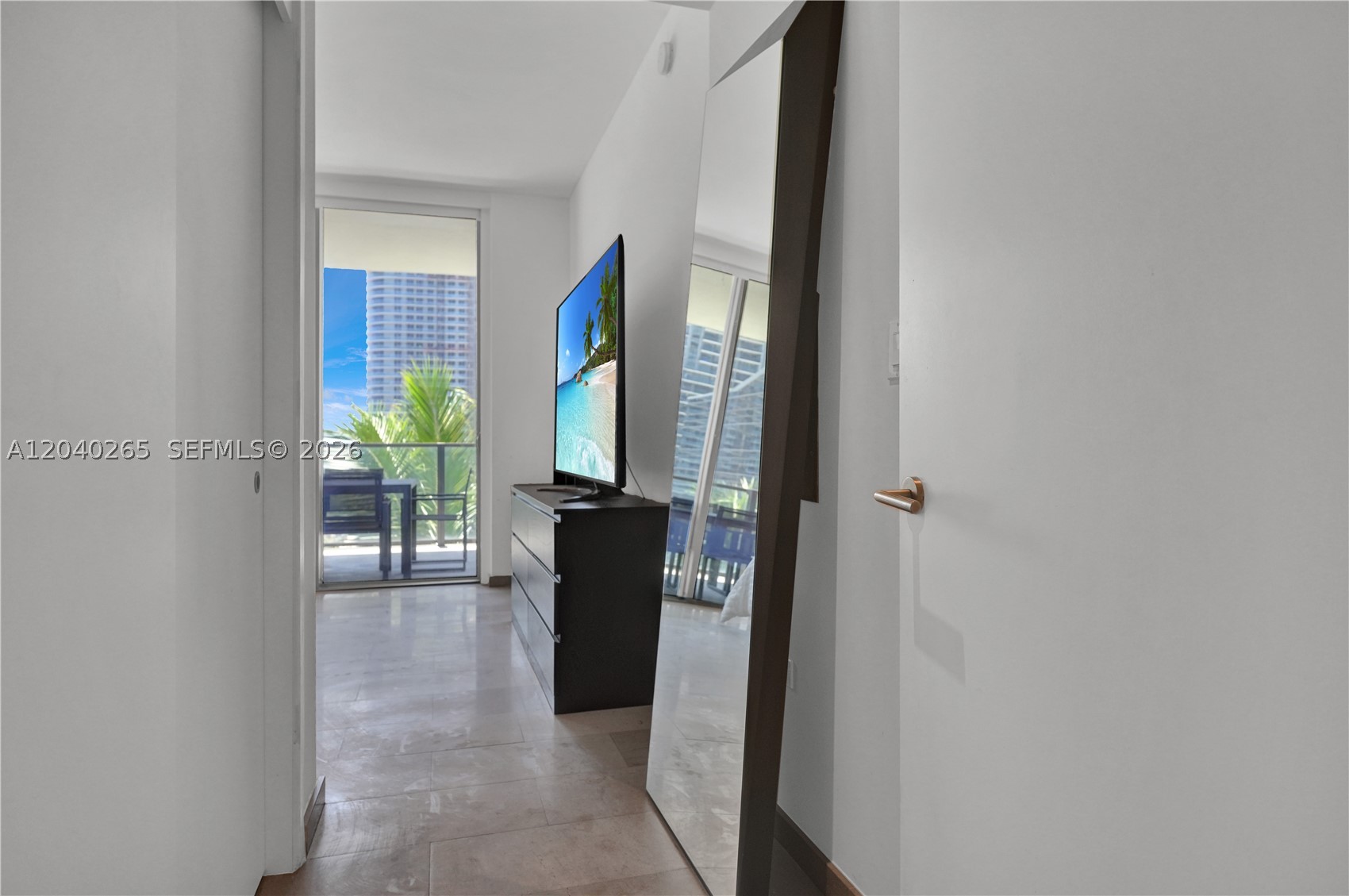 68 SE 6th St #1004 Miami, FL 33131