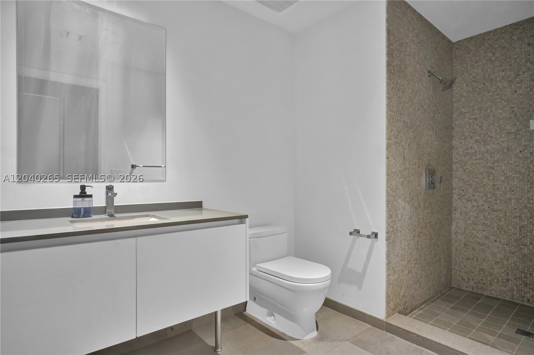 68 SE 6th St #1004 Miami, FL 33131