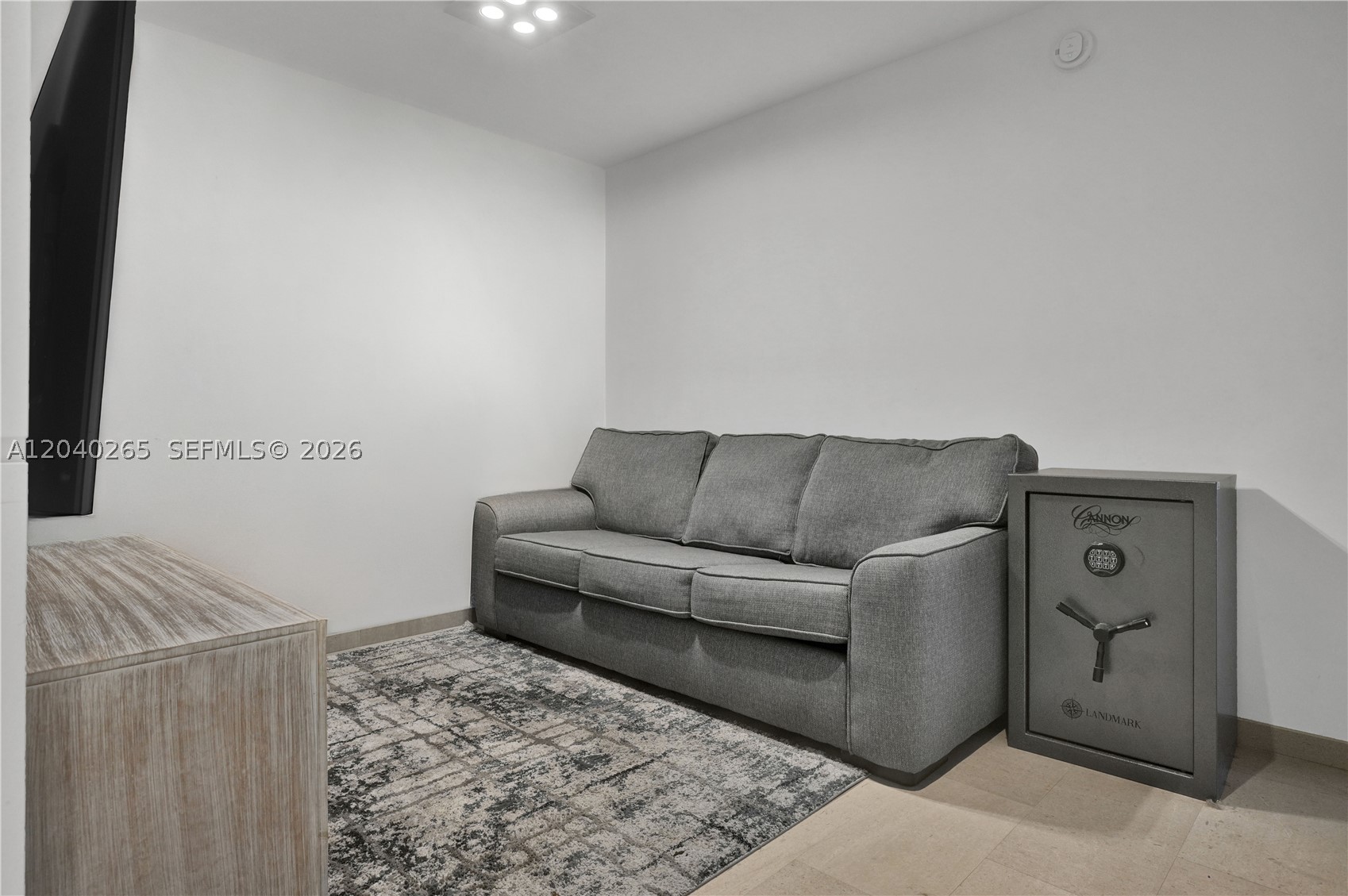 68 SE 6th St #1004 Miami, FL 33131