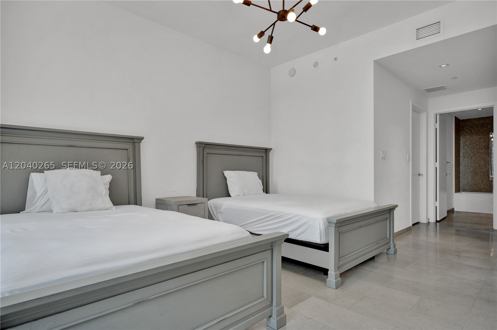 68 SE 6th St #1004 Miami, FL 33131