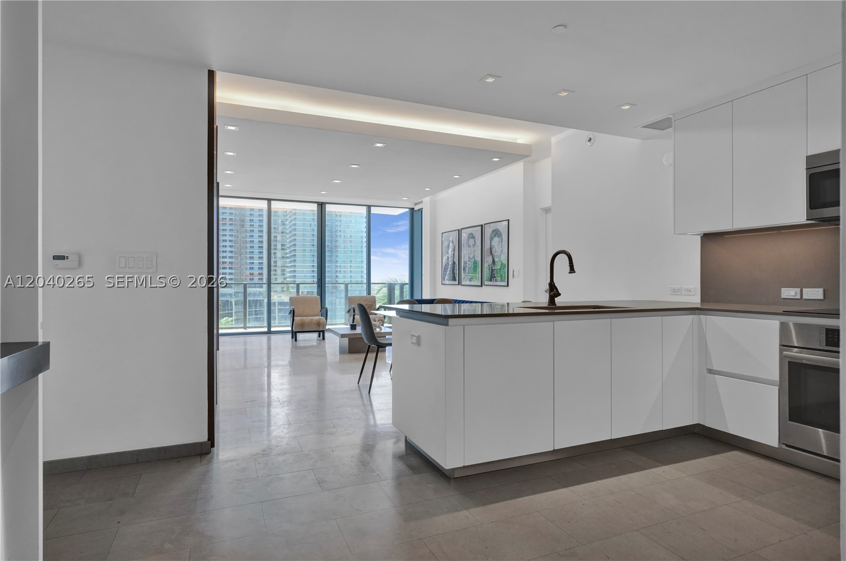 68 SE 6th St #1004 Miami, FL 33131