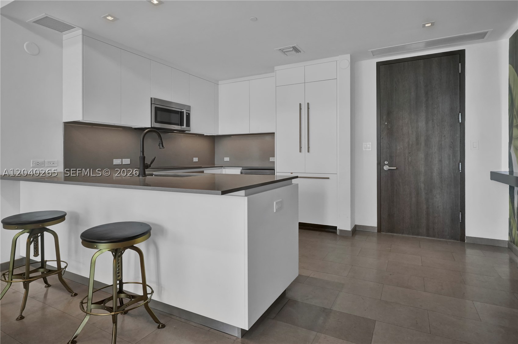 68 SE 6th St #1004 Miami, FL 33131