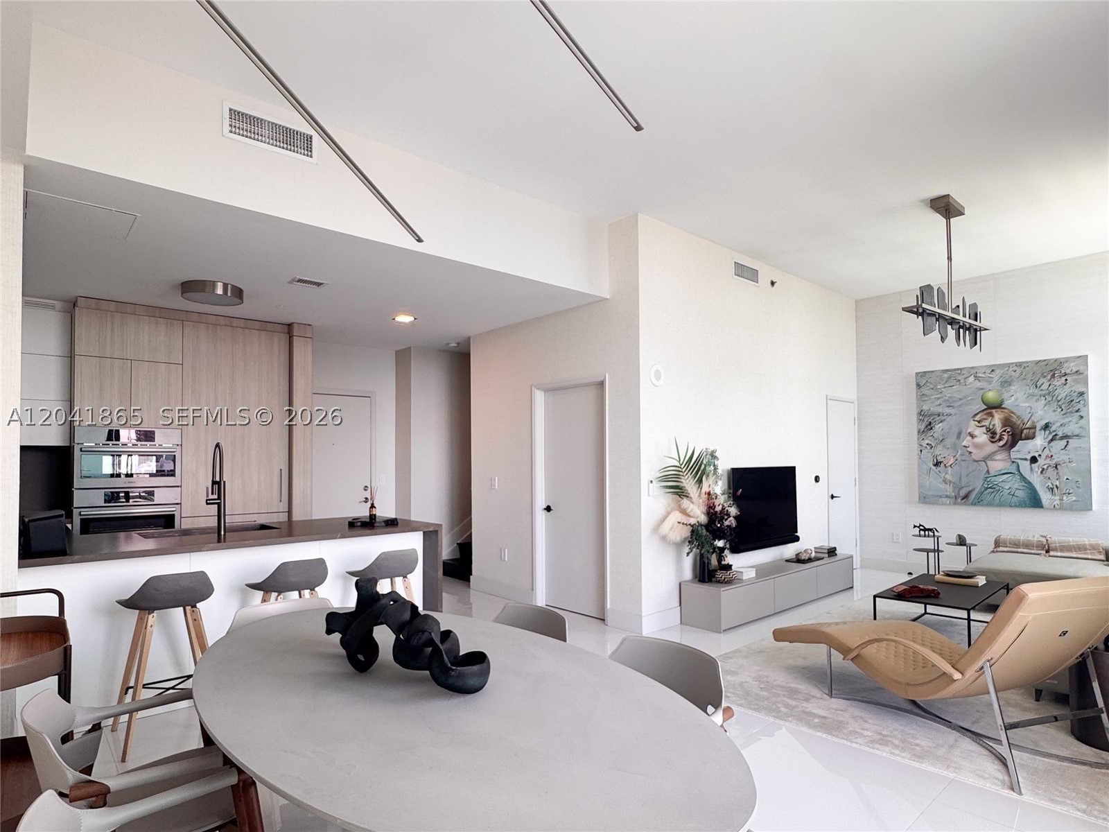 950 Brickell Bay Dr #5608 Miami, FL 33131
