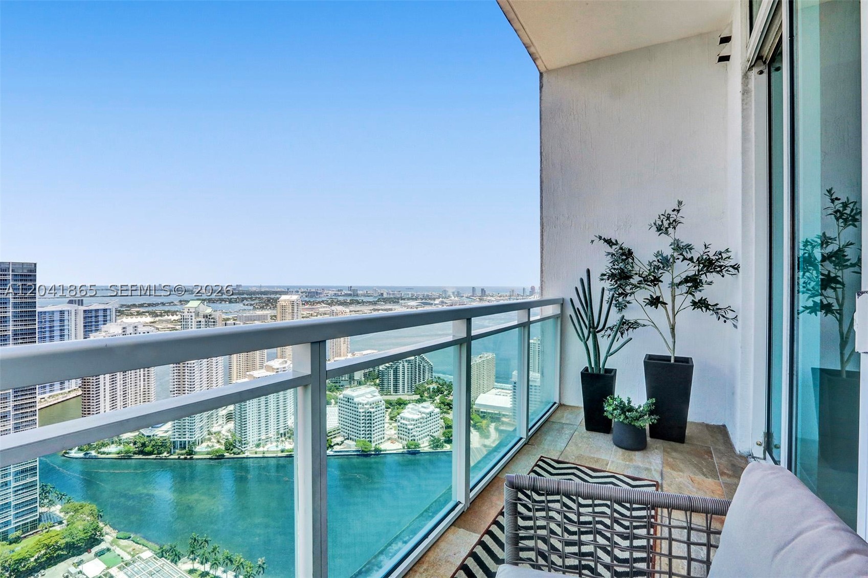 950 Brickell Bay Dr #5608 Miami, FL 33131