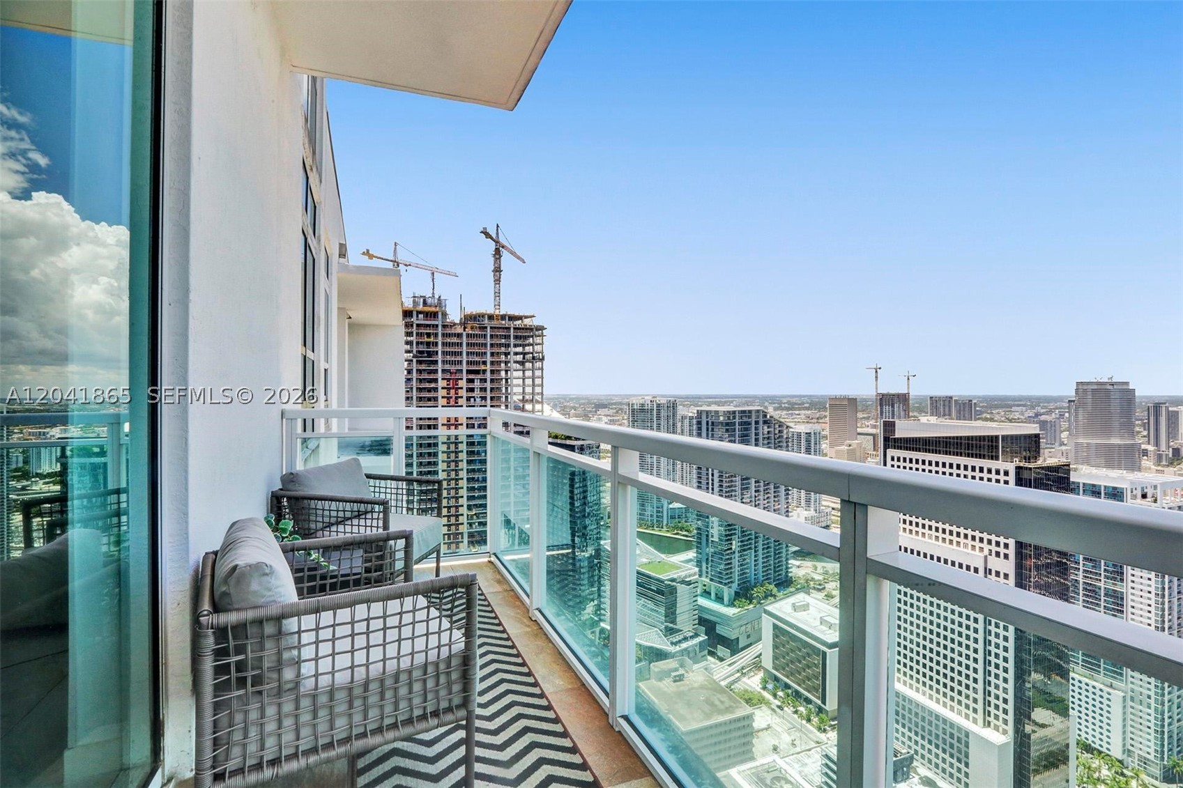 950 Brickell Bay Dr #5608 Miami, FL 33131
