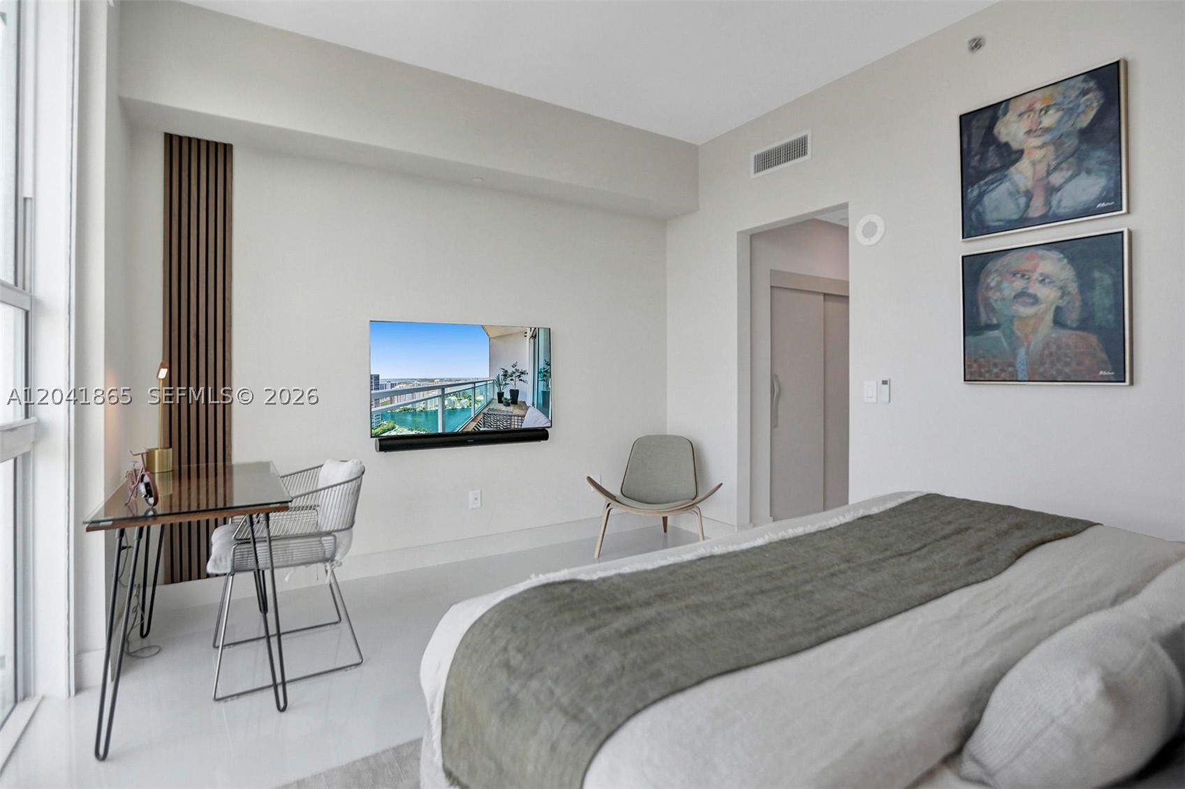950 Brickell Bay Dr #5608 Miami, FL 33131