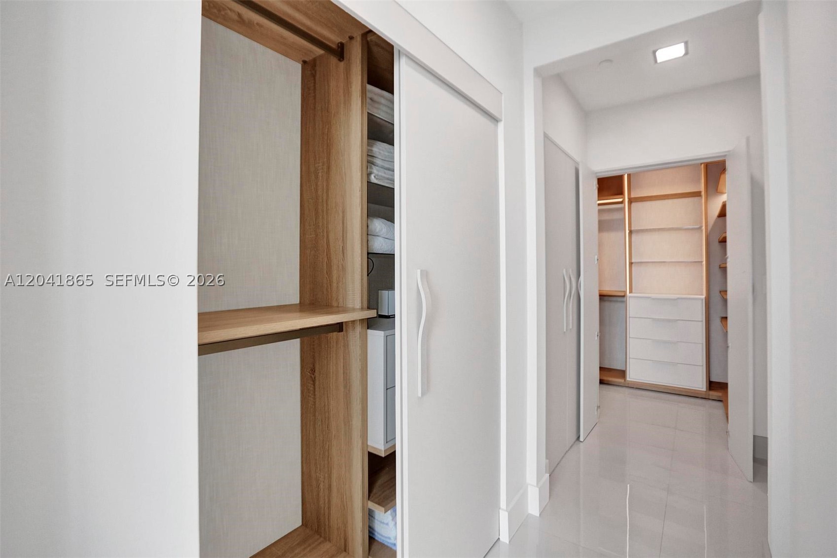 950 Brickell Bay Dr #5608 Miami, FL 33131