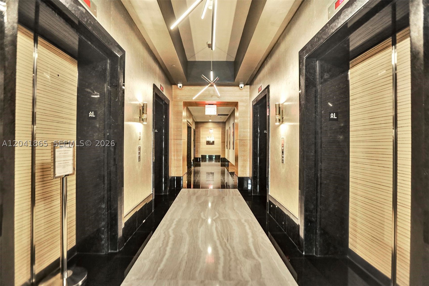 950 Brickell Bay Dr #5608 Miami, FL 33131