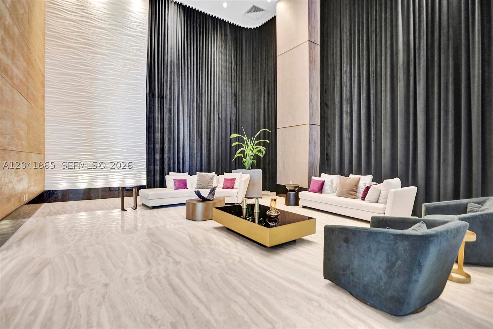 950 Brickell Bay Dr #5608 Miami, FL 33131