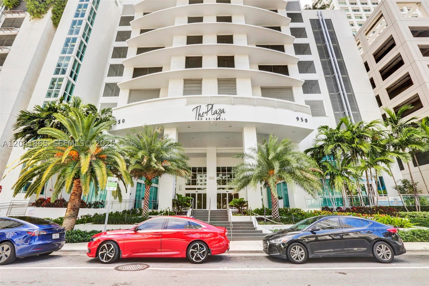 950 Brickell Bay Dr #5608 Miami, FL 33131