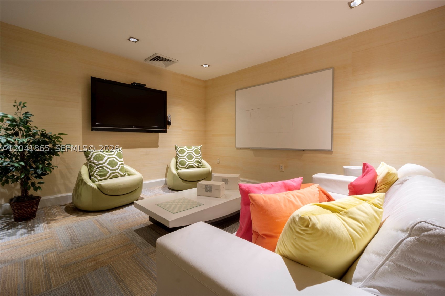 950 Brickell Bay Dr #5608 Miami, FL 33131