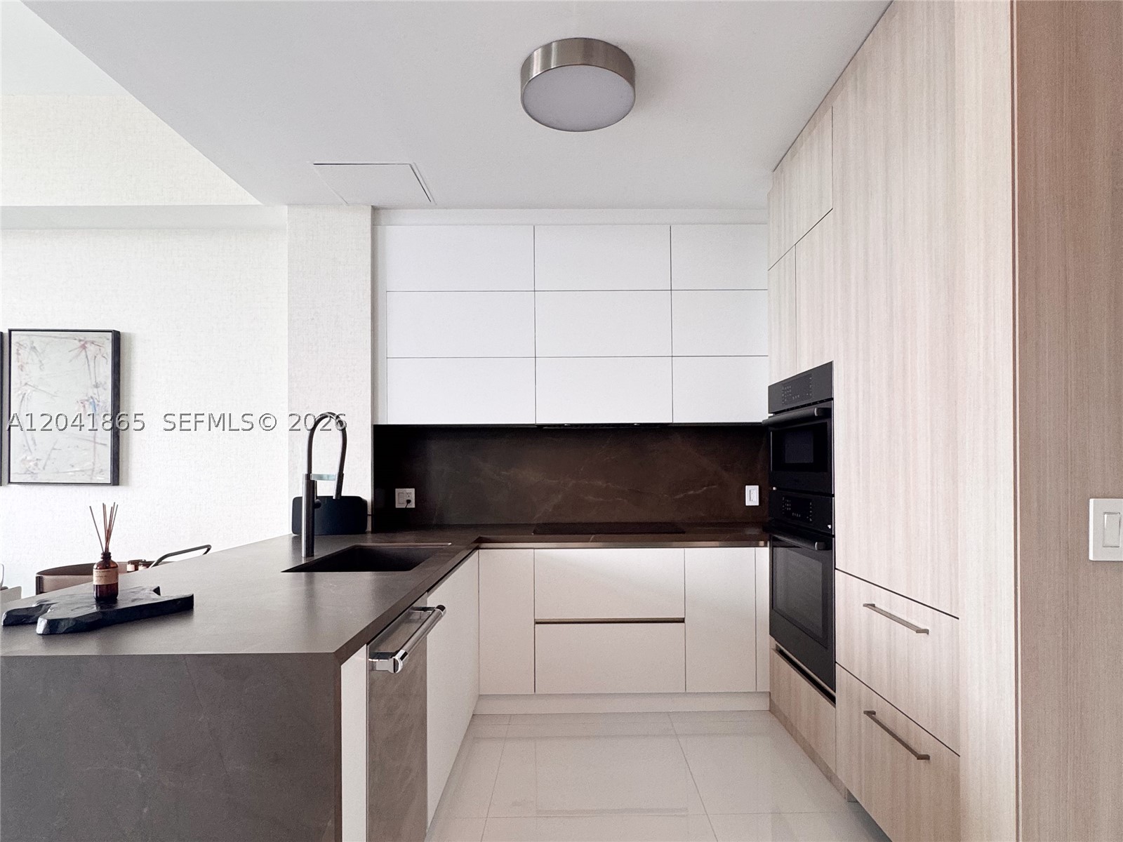 950 Brickell Bay Dr #5608 Miami, FL 33131