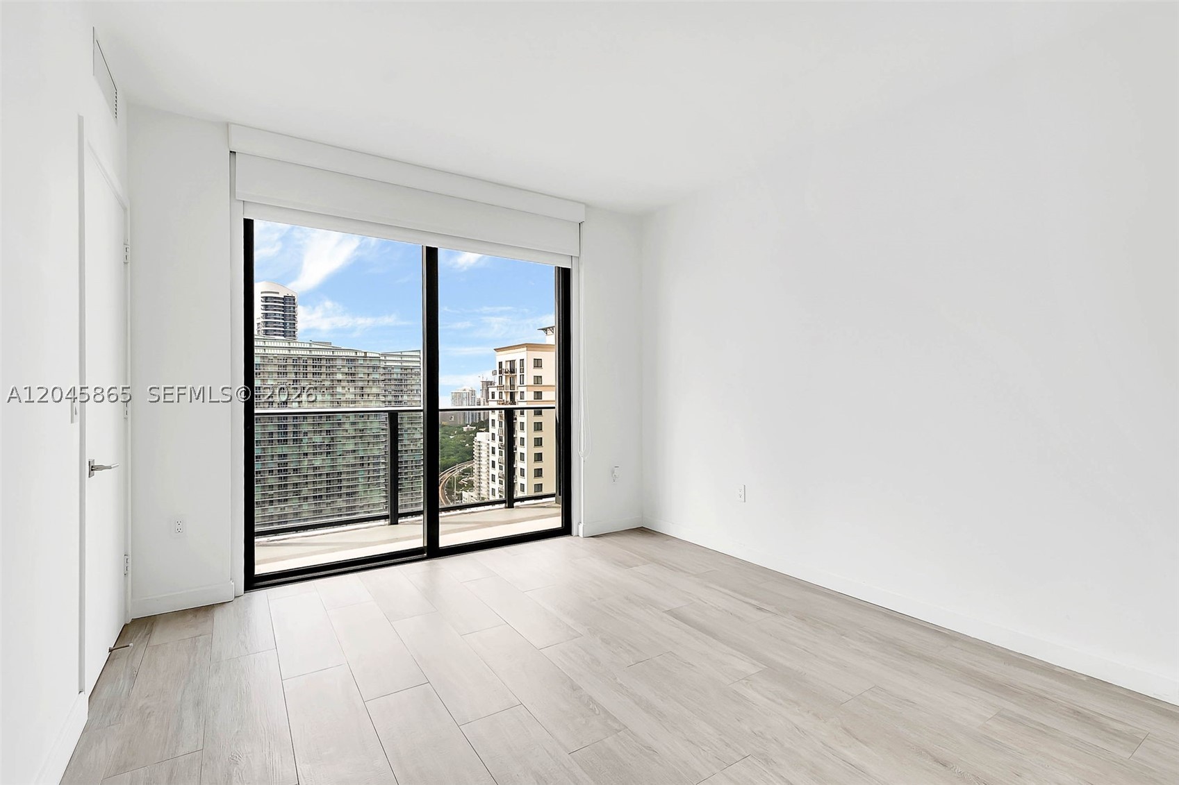 image Brickell Heights West17