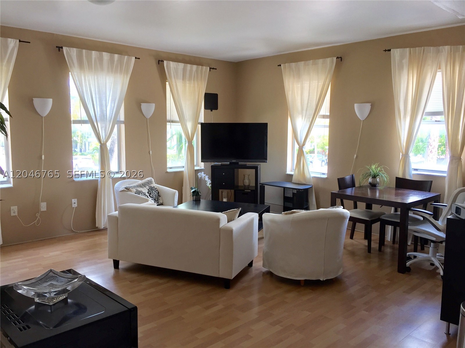 802 Euclid Ave #201