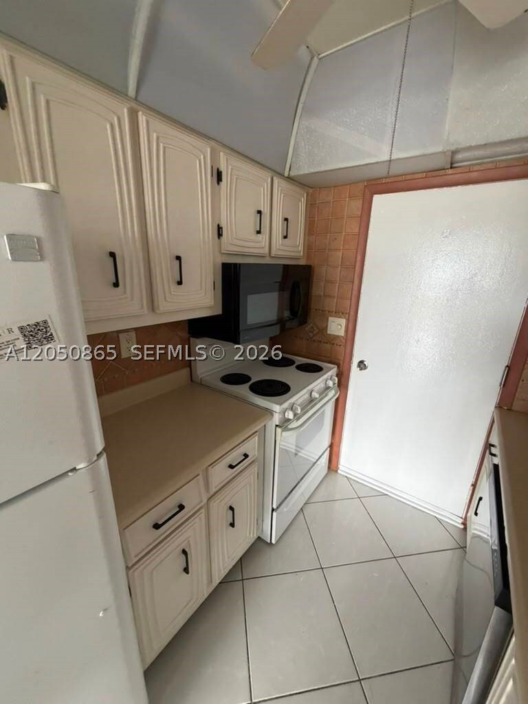17800 Atlantic Blvd #PH15 Sunny Isles Beach, FL 33160