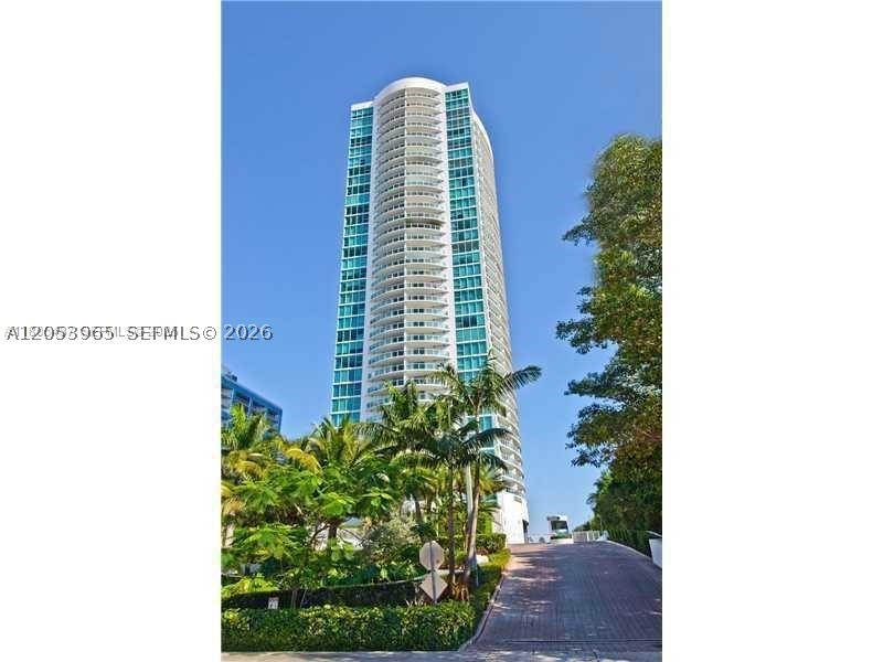 image Skyline on Brickell25