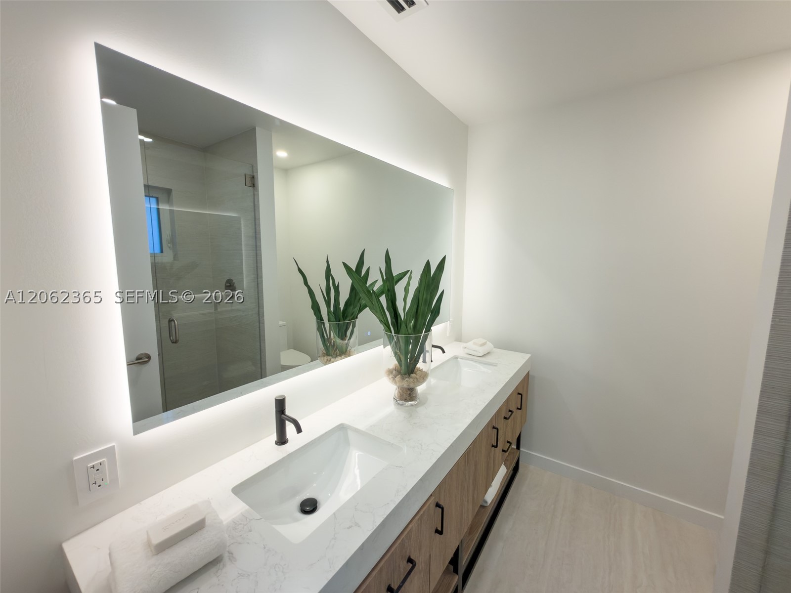 9980 SW 83rd Ave Miami, FL 33156
