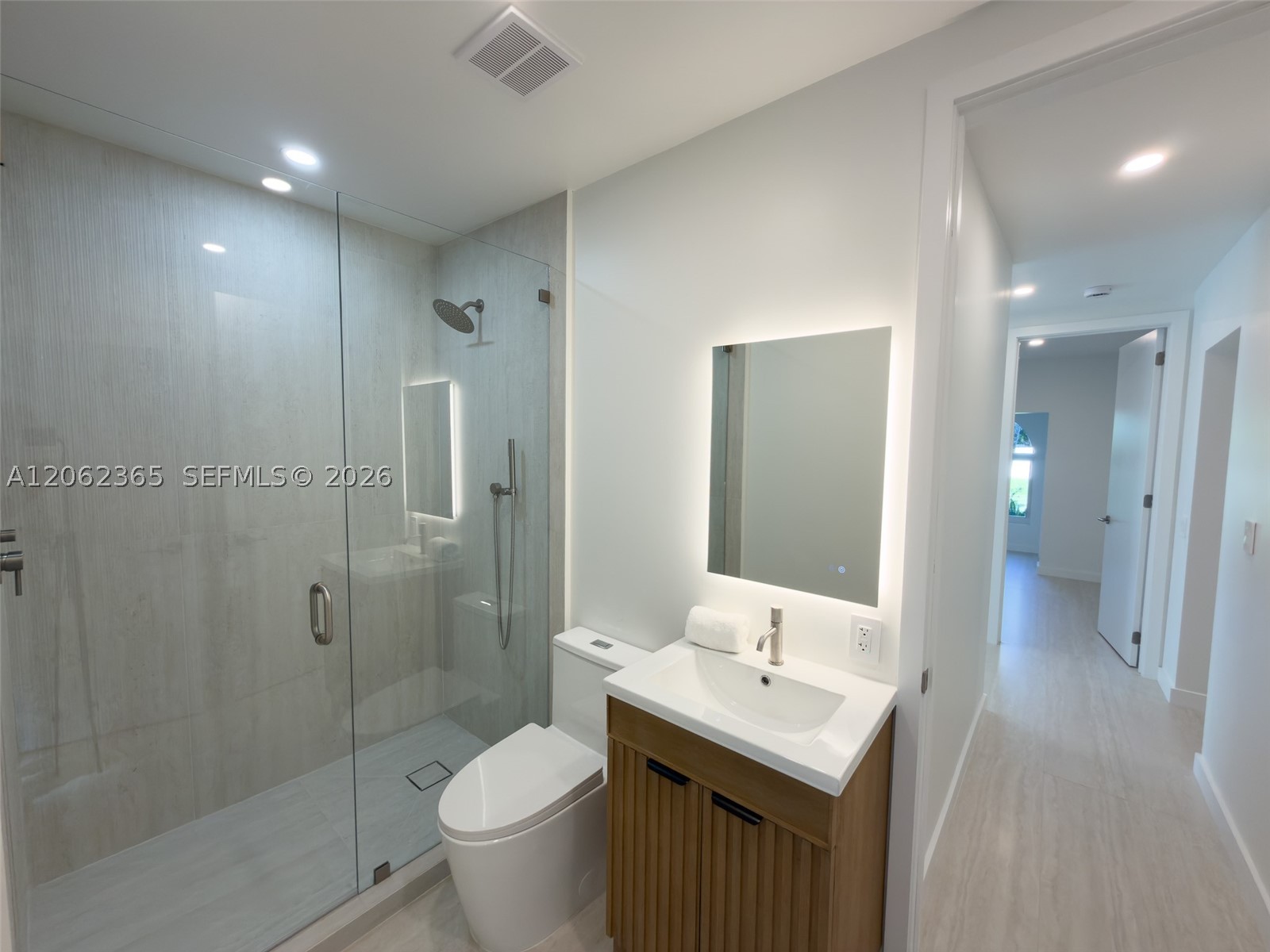 9980 SW 83rd Ave Miami, FL 33156