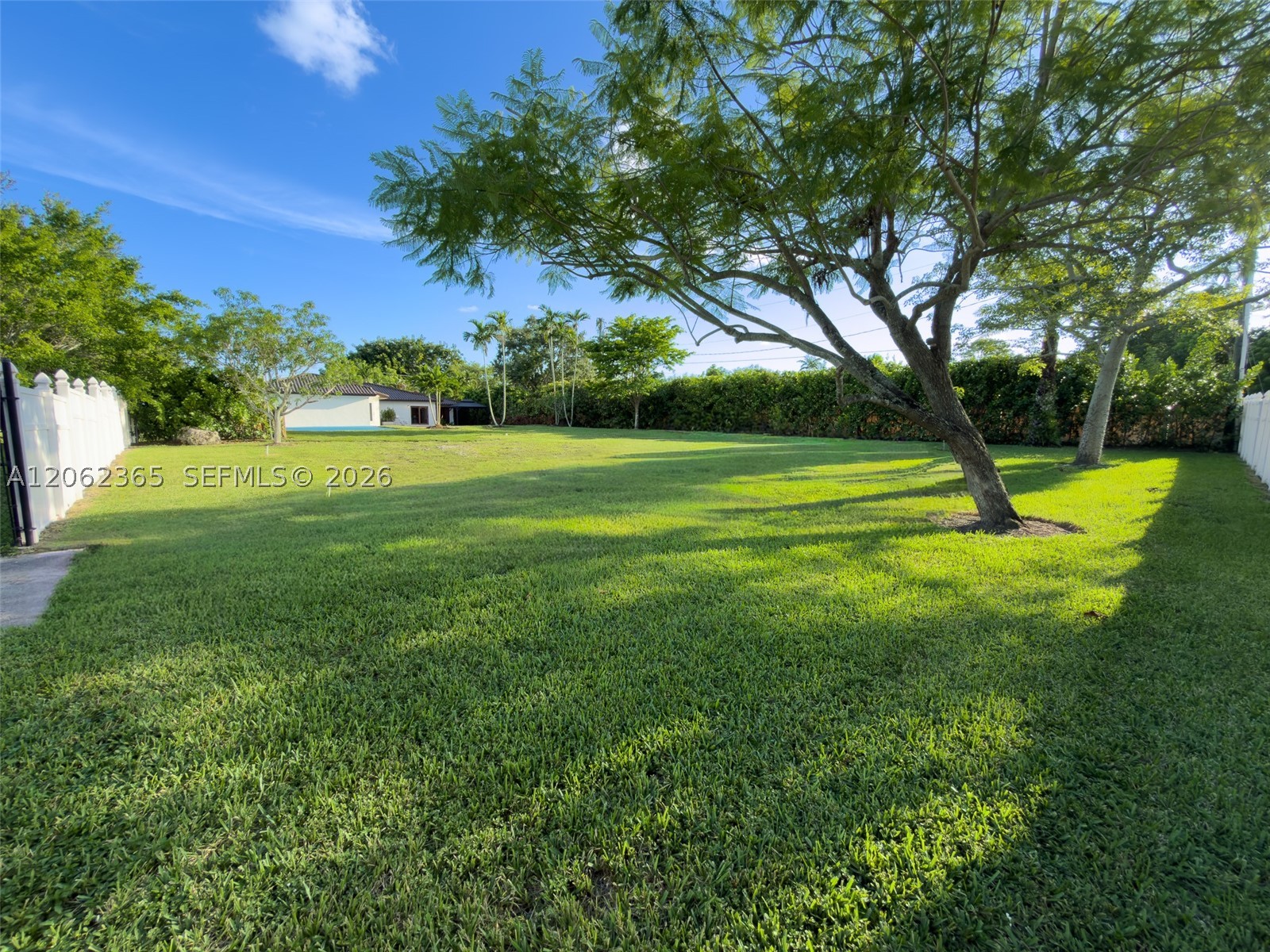 9980 SW 83rd Ave Miami, FL 33156