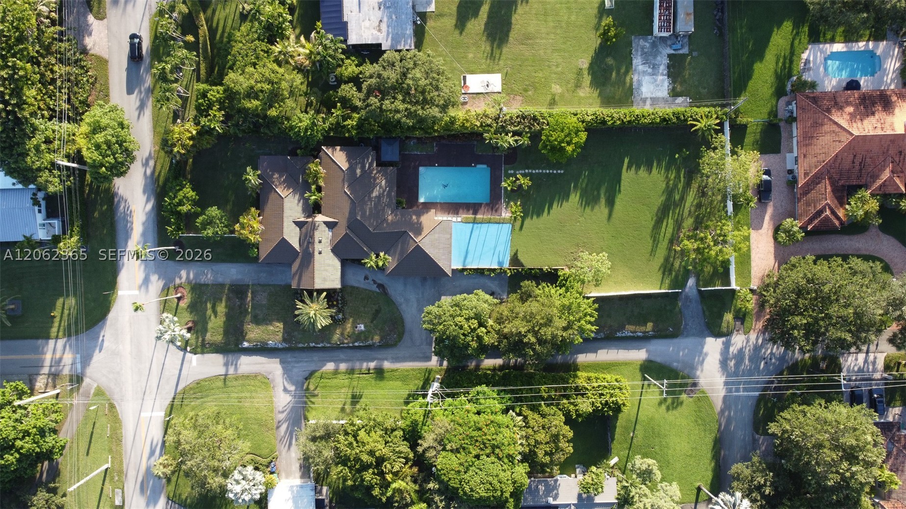 9980 SW 83rd Ave Miami, FL 33156