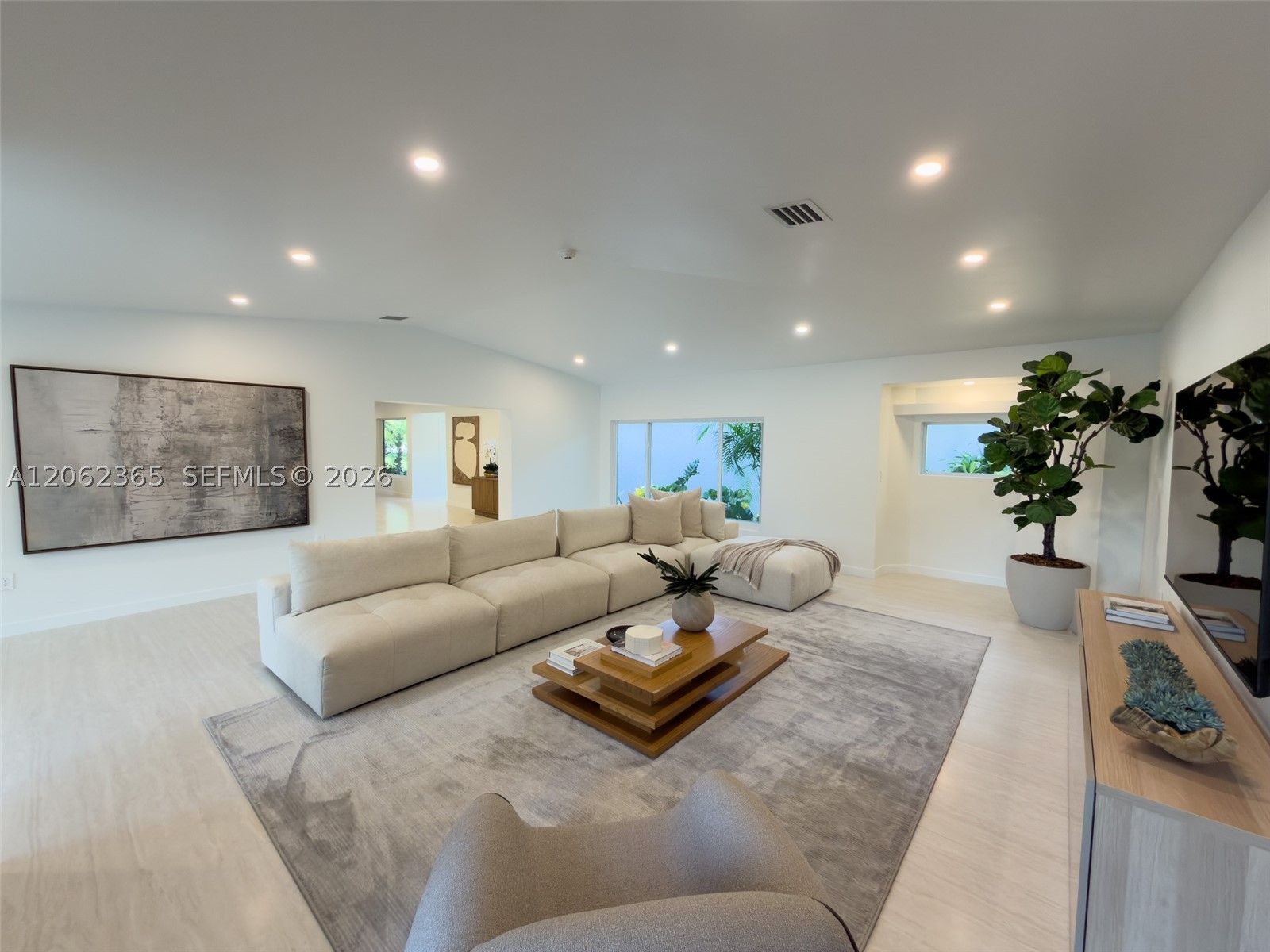 9980 SW 83rd Ave Miami, FL 33156