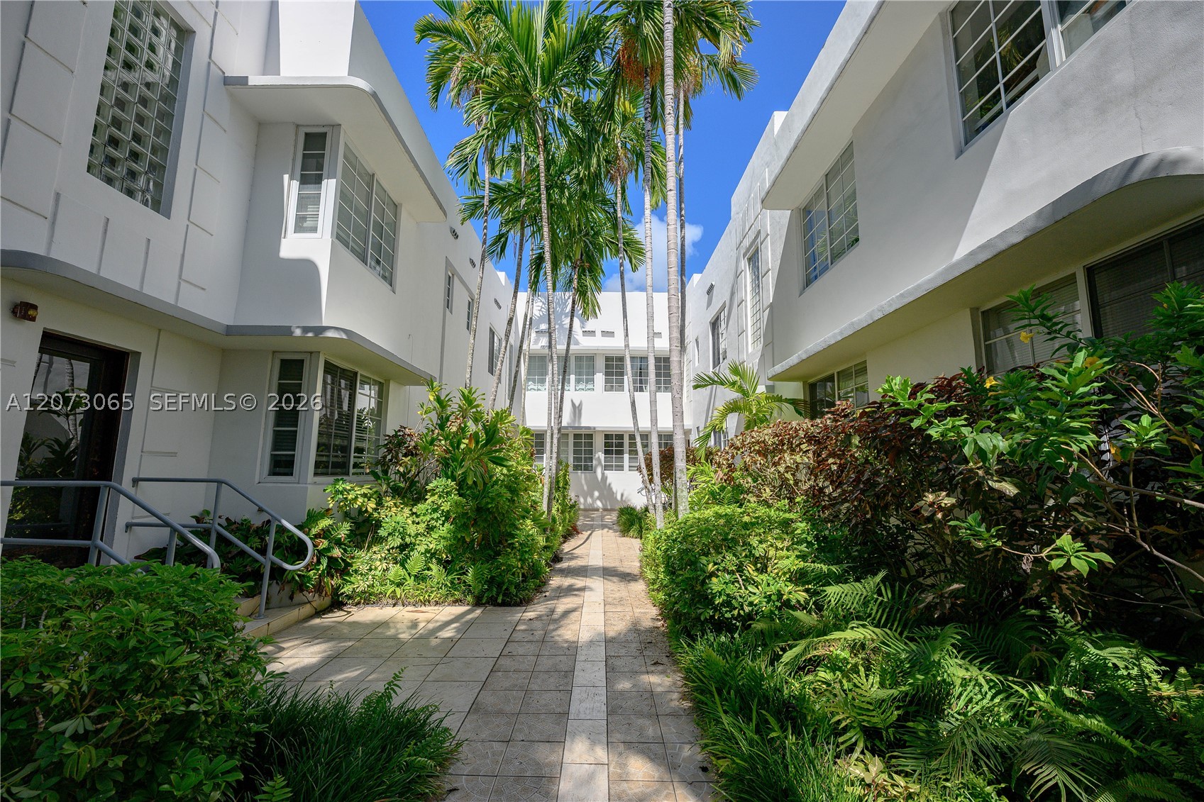 1000 Meridian Ave #8
