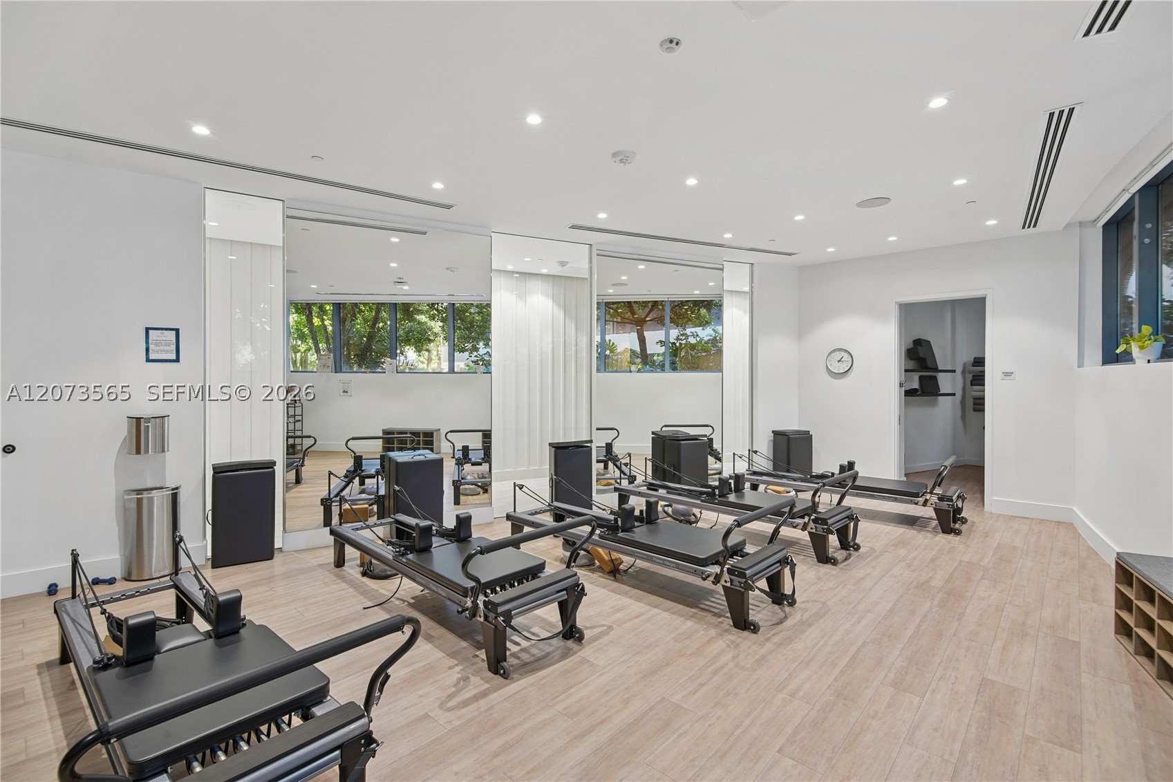 2831 S Bayshore Dr #1908 Miami, FL 33133