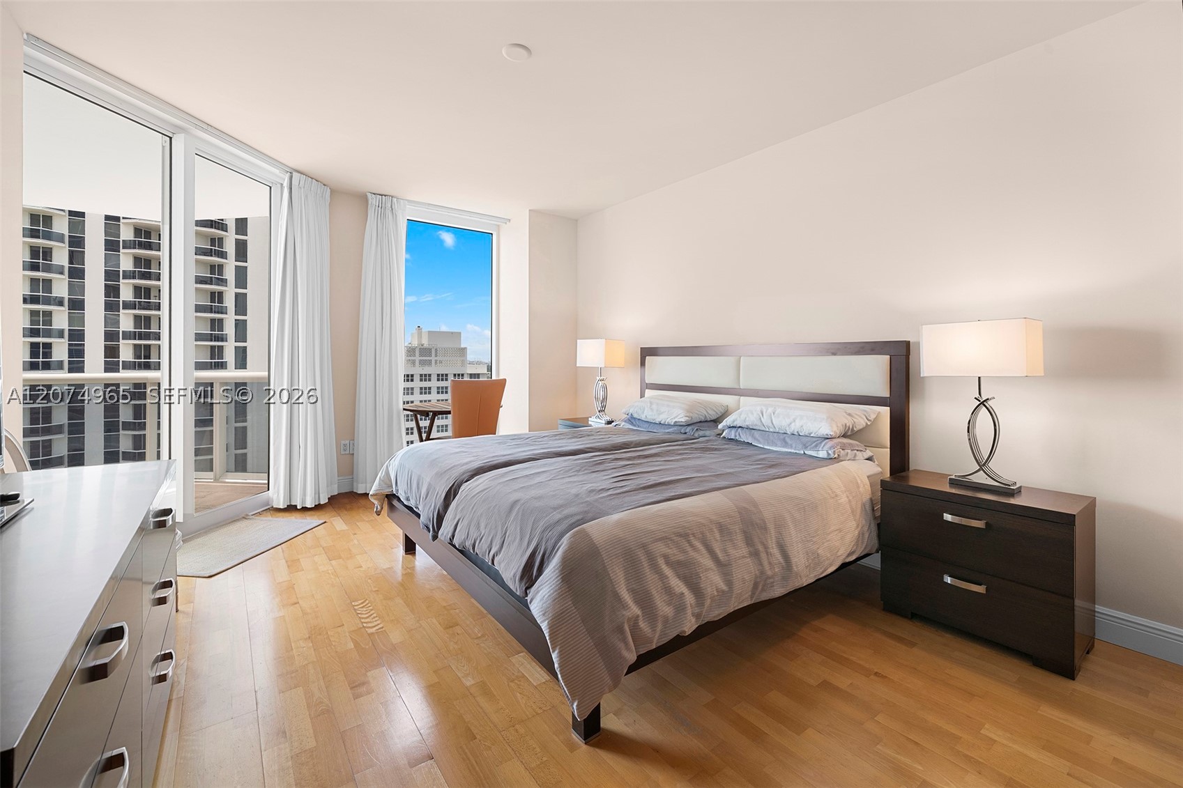 4779 Collins Ave #1804 Miami Beach, FL 33140