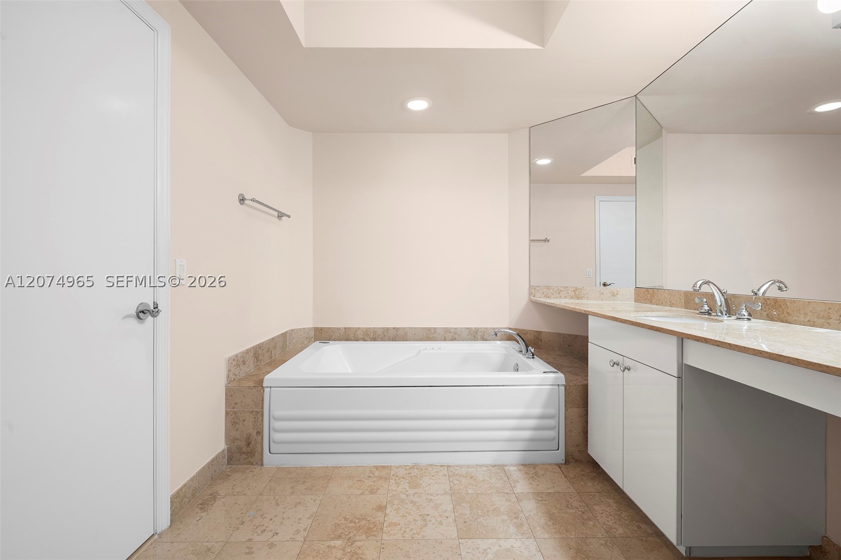 4779 Collins Ave #1804 Miami Beach, FL 33140