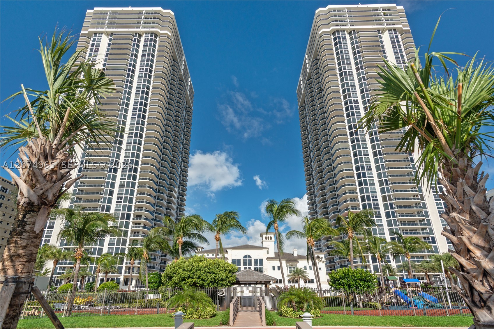 4779 Collins Ave #1804 Miami Beach, FL 33140