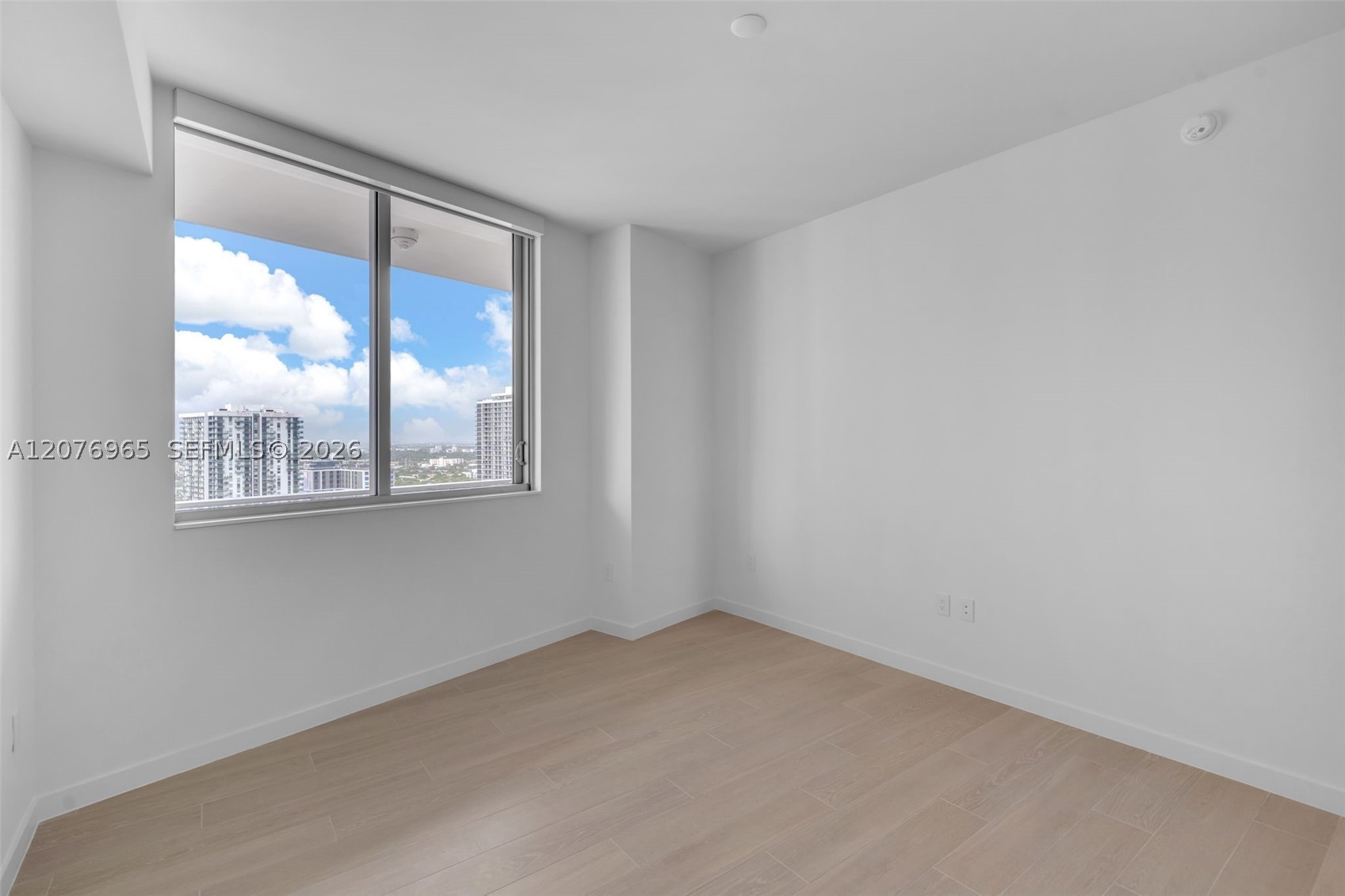 1400 Biscayne Blvd #2305 Miami, FL 33132