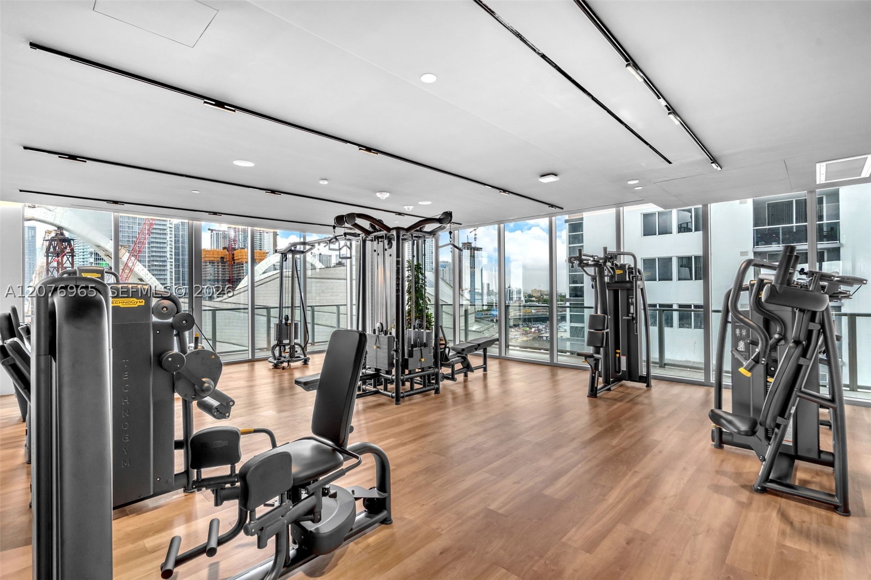 1400 Biscayne Blvd #2305 Miami, FL 33132