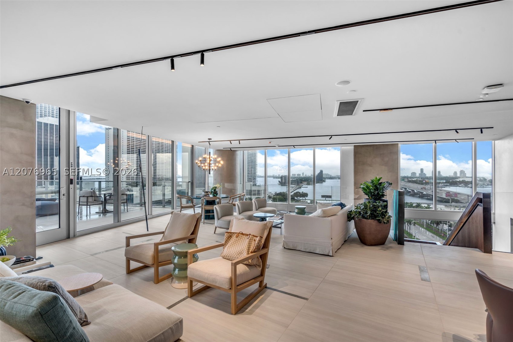 1400 Biscayne Blvd #2305 Miami, FL 33132