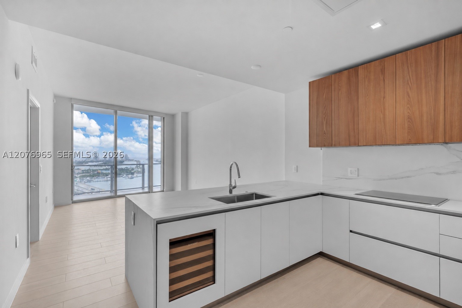1400 Biscayne Blvd #2305 Miami, FL 33132