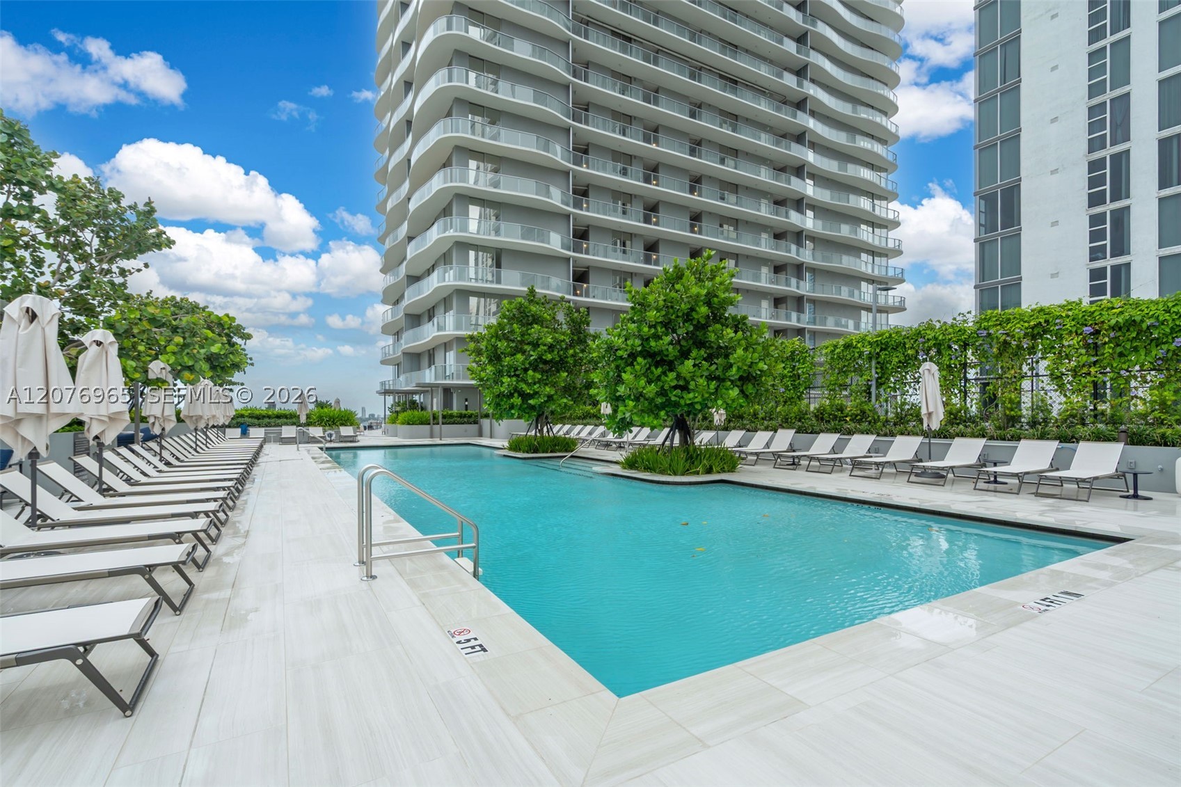 1400 Biscayne Blvd #2305 Miami, FL 33132