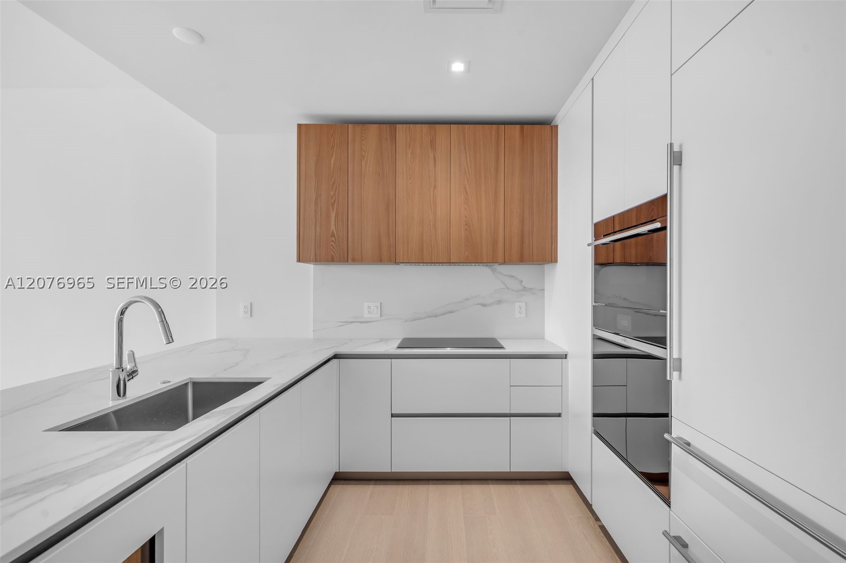 1400 Biscayne Blvd #2305 Miami, FL 33132
