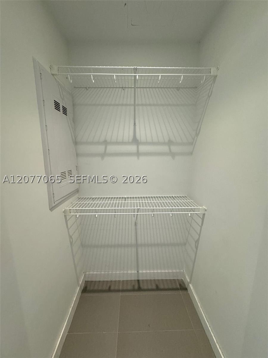 image Canvas12