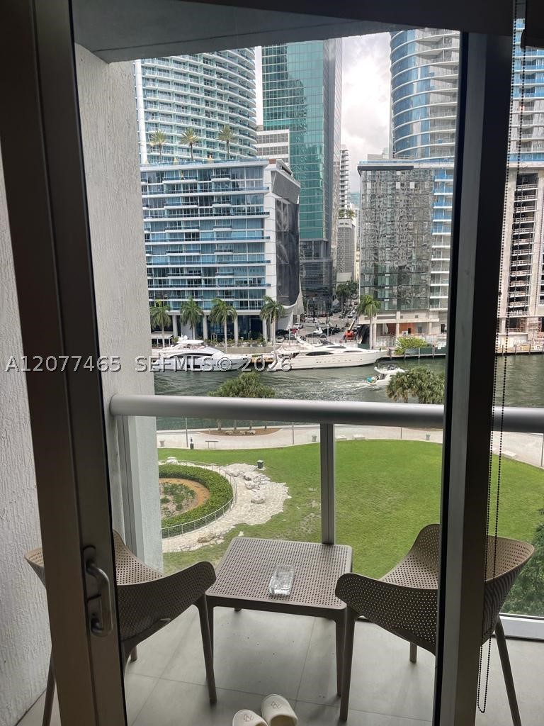 image Icon Brickell I10