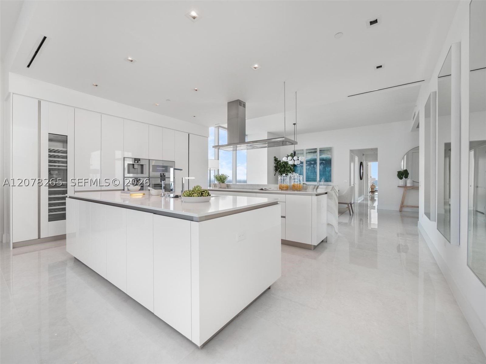 18501 Collins Ave #4304 Sunny Isles Beach, FL 33160